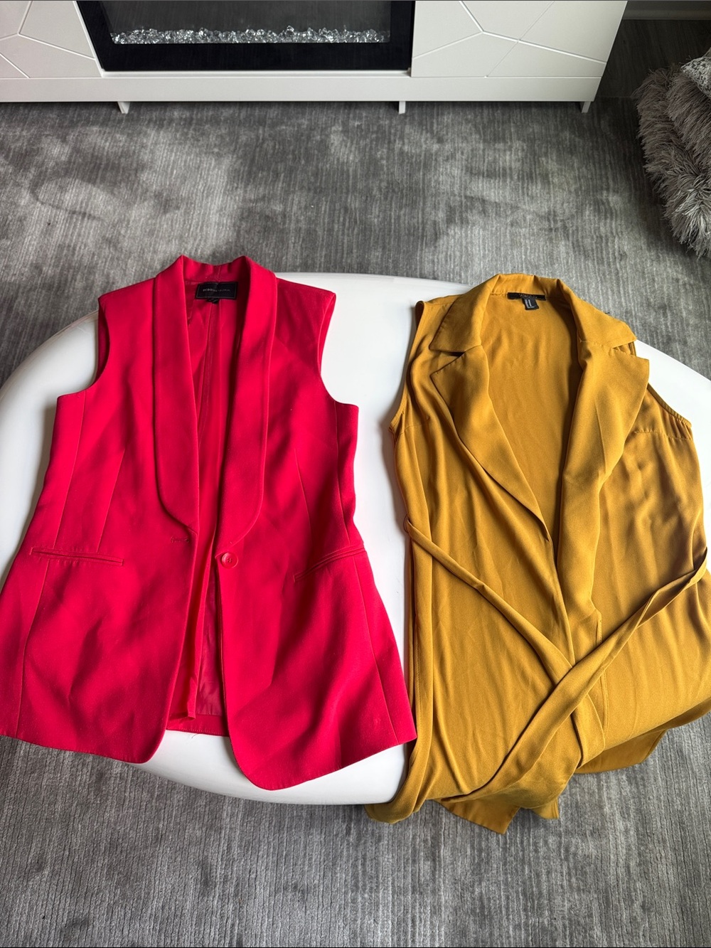 BCBGMaxAzria Sleeveless Blazer Vest in Red